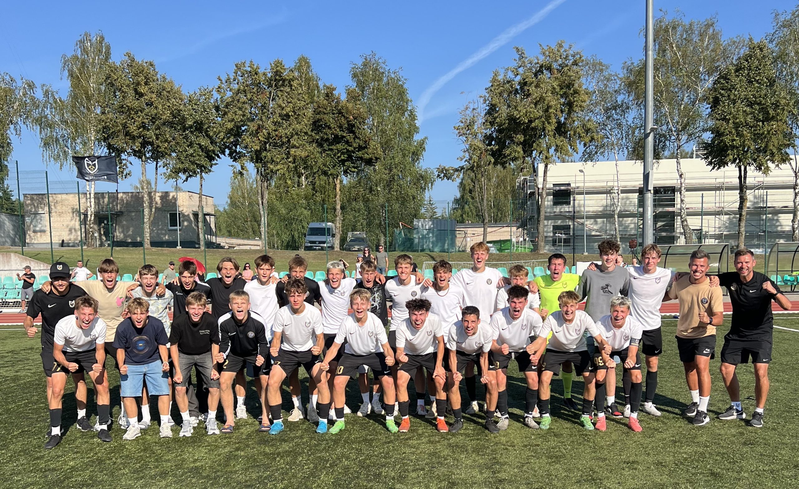 vfa-ejlu18.jpg